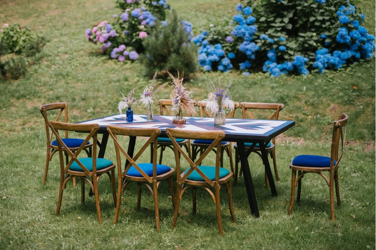 Vestovių stalo papuošimai Vestovių stalo papuošimai